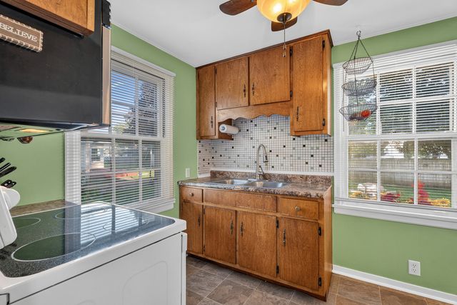 1618 Glenwood Avenue, Joliet, IL 60435