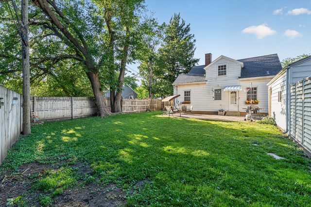 1618 Glenwood Avenue, Joliet, IL 60435