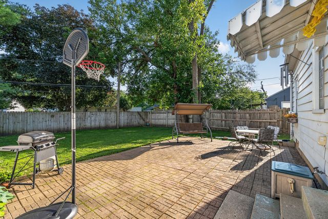 1618 Glenwood Avenue, Joliet, IL 60435