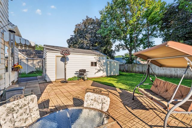 1618 Glenwood Avenue, Joliet, IL 60435