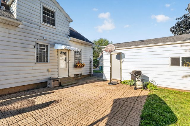 1618 Glenwood Avenue, Joliet, IL 60435