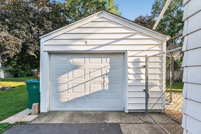 1618 Glenwood Avenue, Joliet, IL 60435