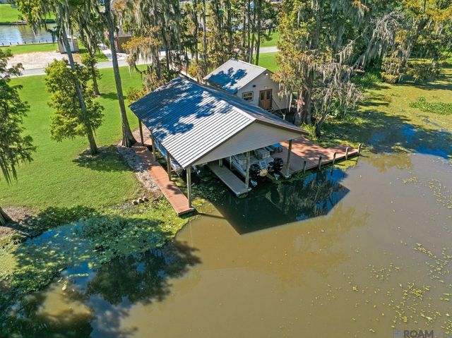 18228 Bayou Pierre Dr, Maurepas, LA 70449