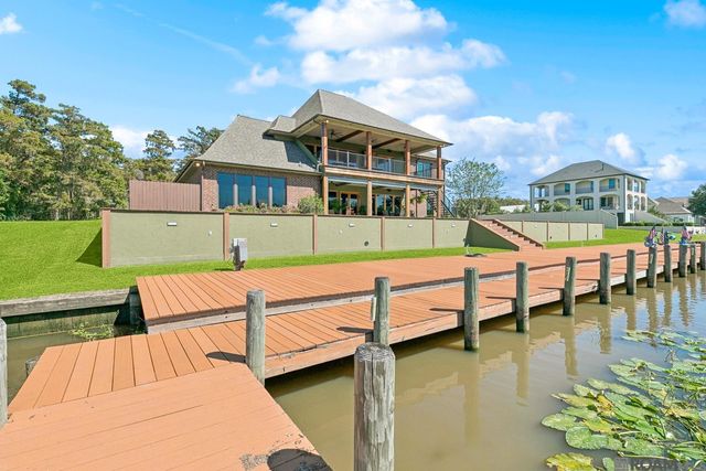 18228 Bayou Pierre Dr, Maurepas, LA 70449