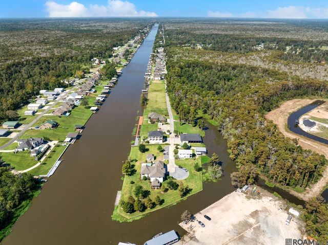 18228 Bayou Pierre Dr, Maurepas, LA 70449