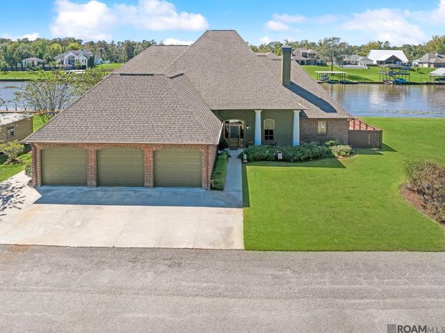 18228 Bayou Pierre Dr, Maurepas, LA 70449