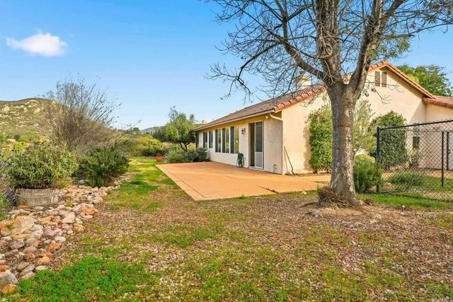 23322 Nuevo Mundo Drive, Ramona, CA 92065