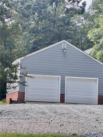 2109 Autumn Oaks Ln, Powhatan, VA 23139