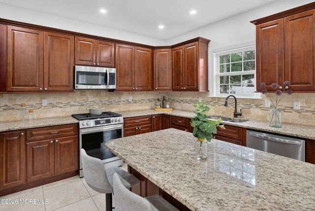 893 Lakehurst Avenue, Jackson, NJ 08527