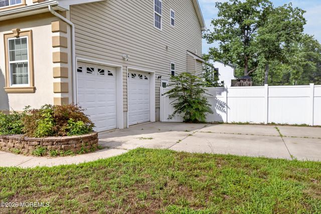 893 Lakehurst Avenue, Jackson, NJ 08527