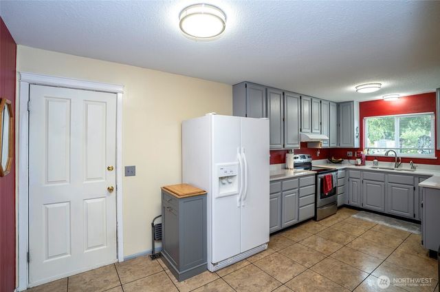 28705 14th Avenue S, Federal Way, WA 98003