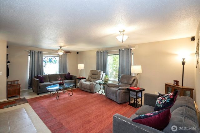 28705 14th Avenue S, Federal Way, WA 98003