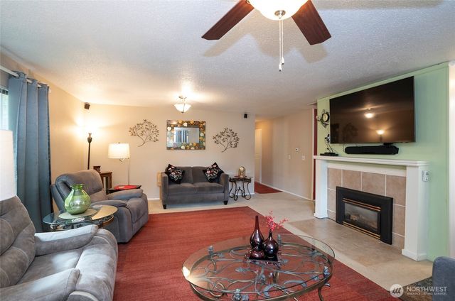 28705 14th Avenue S, Federal Way, WA 98003