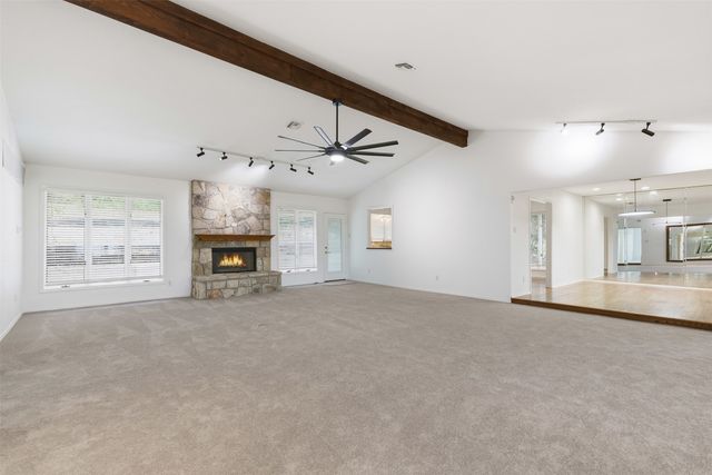 317 Chandler Lake Court, Fort Worth, TX 76103