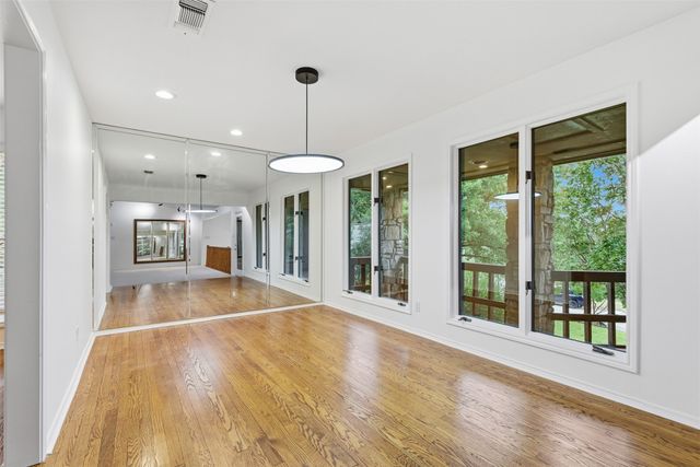 317 Chandler Lake Court, Fort Worth, TX 76103