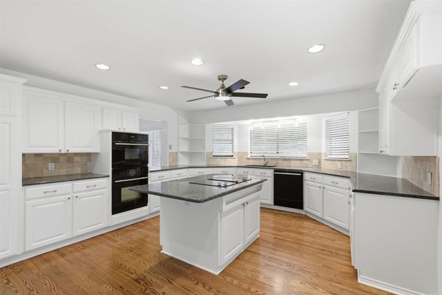 317 Chandler Lake Court, Fort Worth, TX 76103