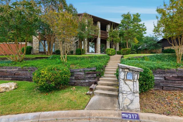 317 Chandler Lake Court, Fort Worth, TX 76103