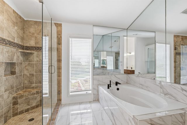 317 Chandler Lake Court, Fort Worth, TX 76103