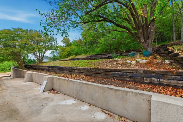 317 Chandler Lake Court, Fort Worth, TX 76103