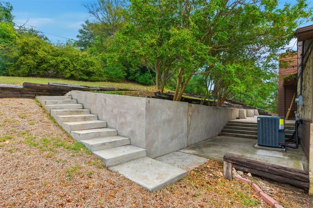 317 Chandler Lake Court, Fort Worth, TX 76103