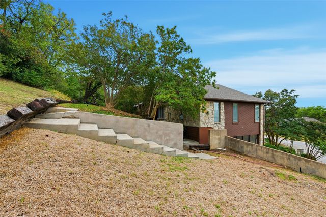 317 Chandler Lake Court, Fort Worth, TX 76103