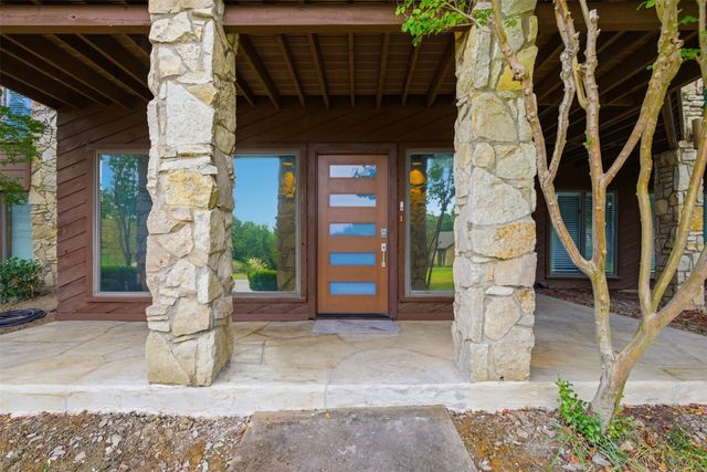 317 Chandler Lake Court, Fort Worth, TX 76103