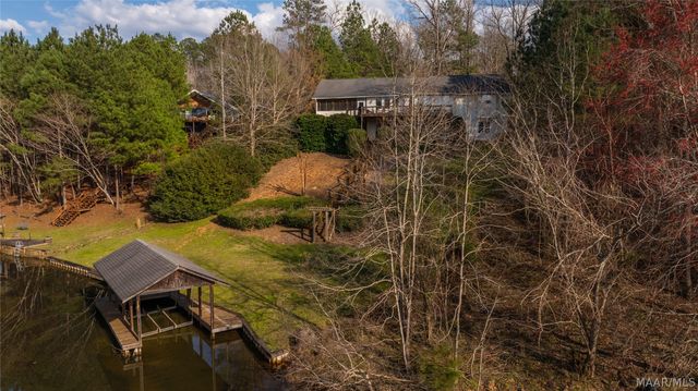 402 Cliffside Drive, Titus, AL 36080