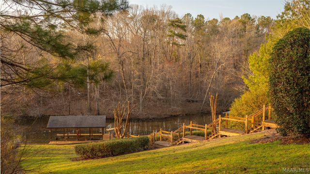 402 Cliffside Drive, Titus, AL 36080