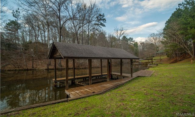 402 Cliffside Drive, Titus, AL 36080