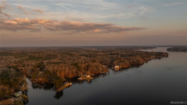 402 Cliffside Drive, Titus, AL 36080