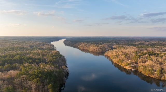 402 Cliffside Drive, Titus, AL 36080