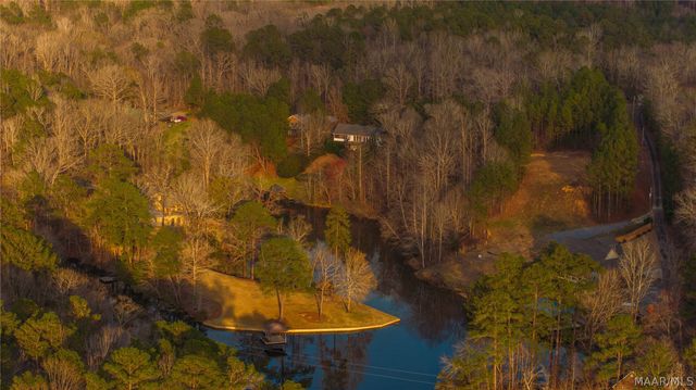 402 Cliffside Drive, Titus, AL 36080