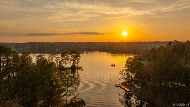 402 Cliffside Drive, Titus, AL 36080