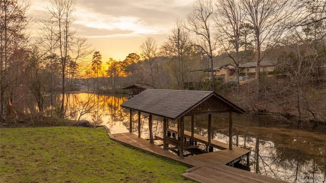 402 Cliffside Drive, Titus, AL 36080