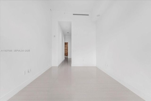 3250 NE 188th St 103, Aventura, FL 33180