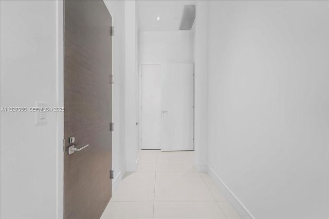 3250 NE 188th St 103, Aventura, FL 33180