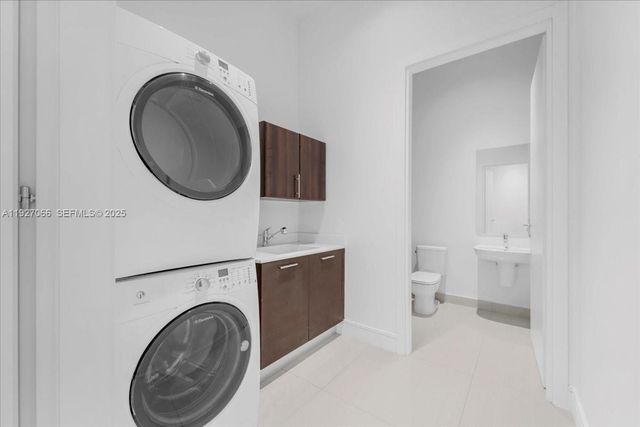 3250 NE 188th St 103, Aventura, FL 33180