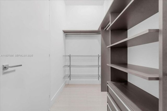 3250 NE 188th St 103, Aventura, FL 33180