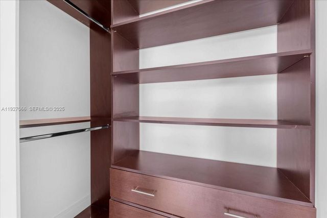 3250 NE 188th St 103, Aventura, FL 33180