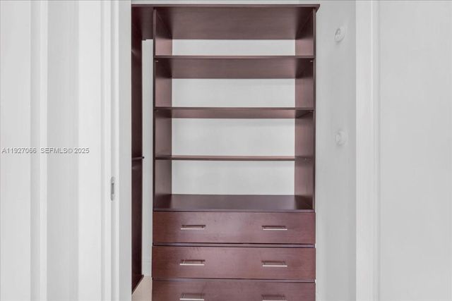 3250 NE 188th St 103, Aventura, FL 33180