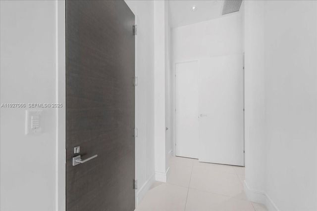 3250 NE 188th St 103, Aventura, FL 33180