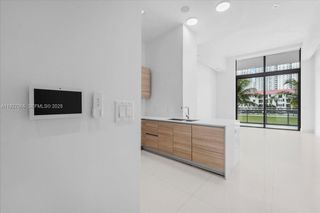 3250 NE 188th St 103, Aventura, FL 33180