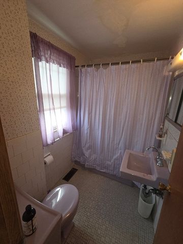 445 E 5th St, Boston, MA 02127