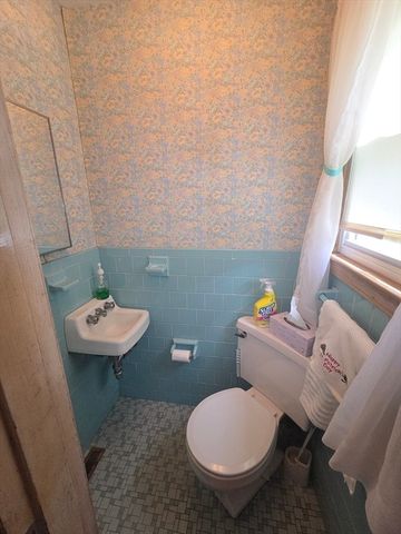 445 E 5th St, Boston, MA 02127