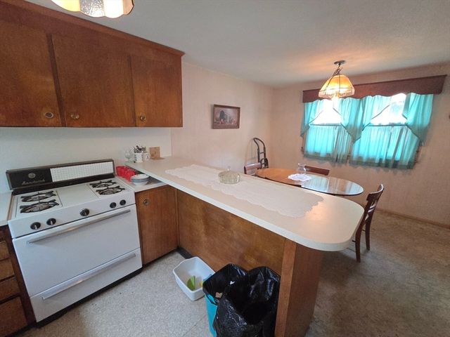 445 E 5th St, Boston, MA 02127