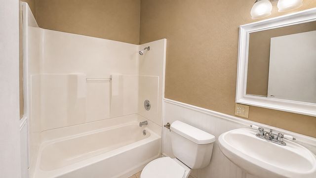 1607 Mcdonald N, Decatur, TX 76234