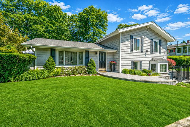 11 Beverly Lane, East Moriches, NY 11940