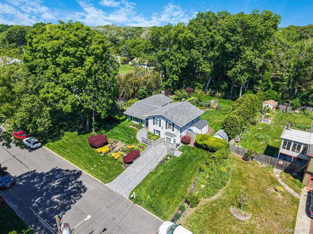 11 Beverly Lane, East Moriches, NY 11940