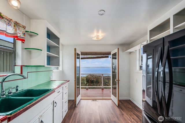 12249 Shorewood Drive SW, Burien, WA 98146