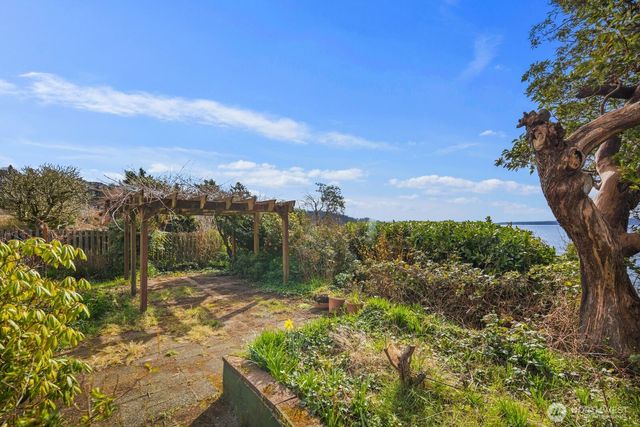 12249 Shorewood Drive SW, Burien, WA 98146